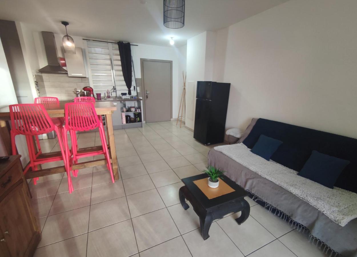 Location Saisonniere Meublee F2 St Leu Face Ocean A 1 Min Plage Daire Saint-Leu Dış mekan fotoğraf