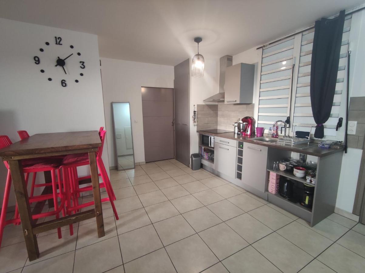 Location Saisonniere Meublee F2 St Leu Face Ocean A 1 Min Plage Daire Saint-Leu Dış mekan fotoğraf