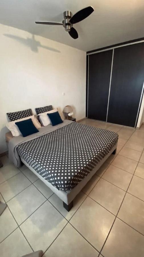 Location Saisonniere Meublee F2 St Leu Face Ocean A 1 Min Plage Daire Saint-Leu Dış mekan fotoğraf